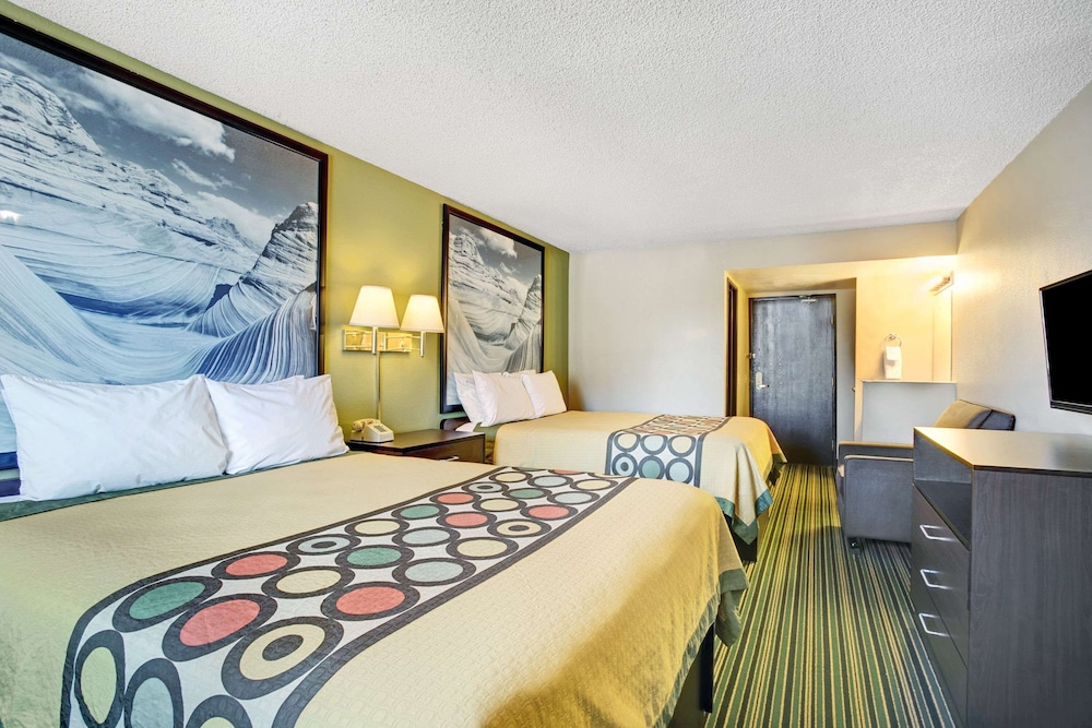 Standard Room, 2 Queen Beds - Photo 1