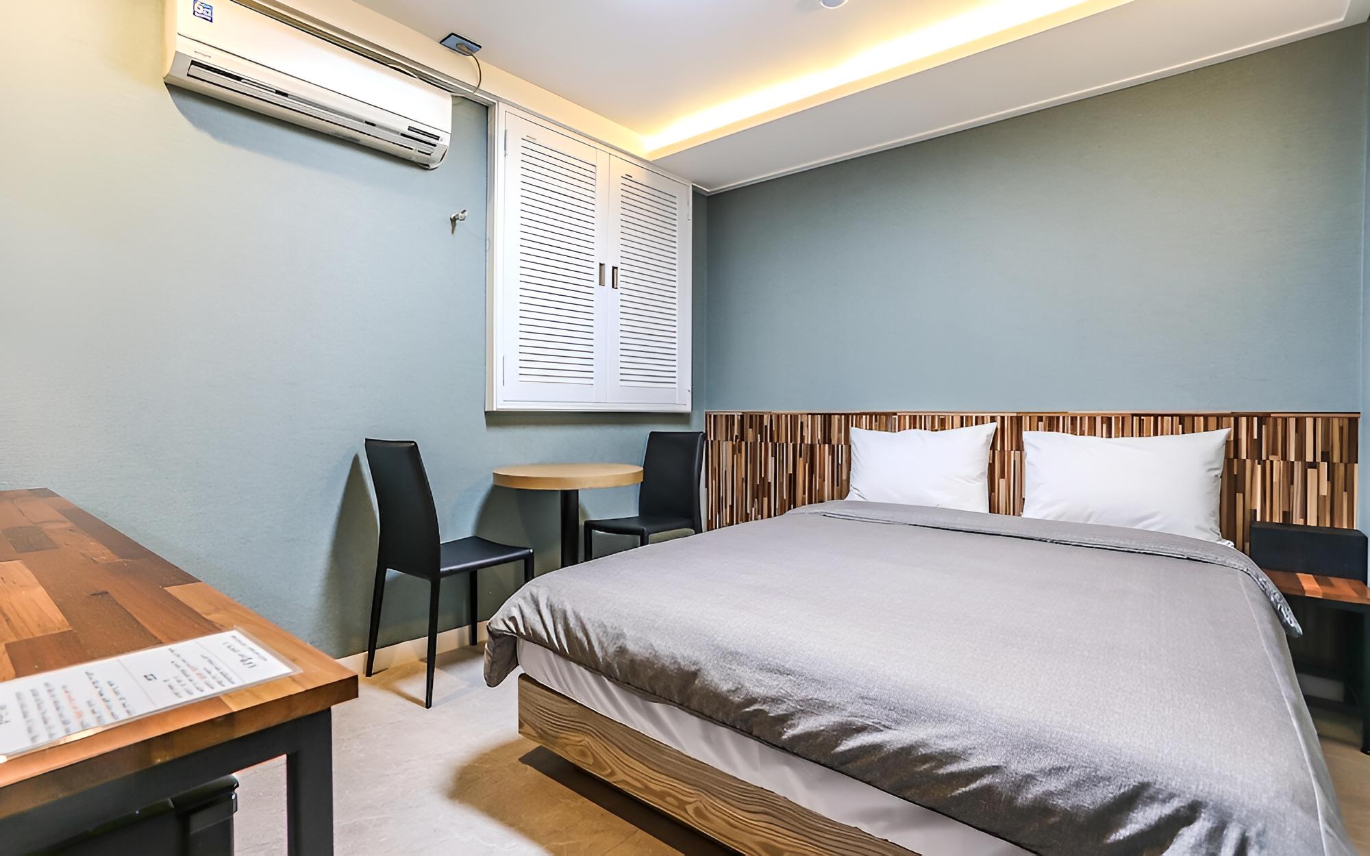 Room (Standard Room B) - Photo 3
