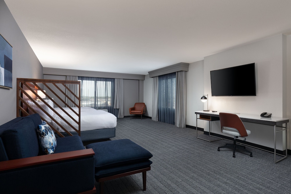 Room, 2 Queen Beds - Photo 7