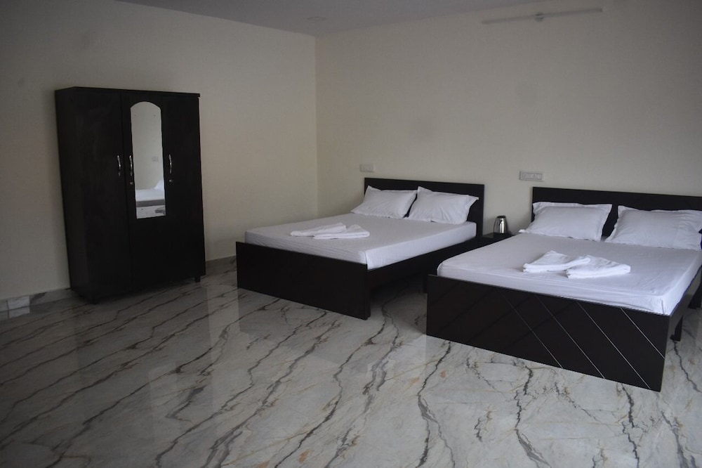 Superior Quadruple Room, Balcony, Pool View