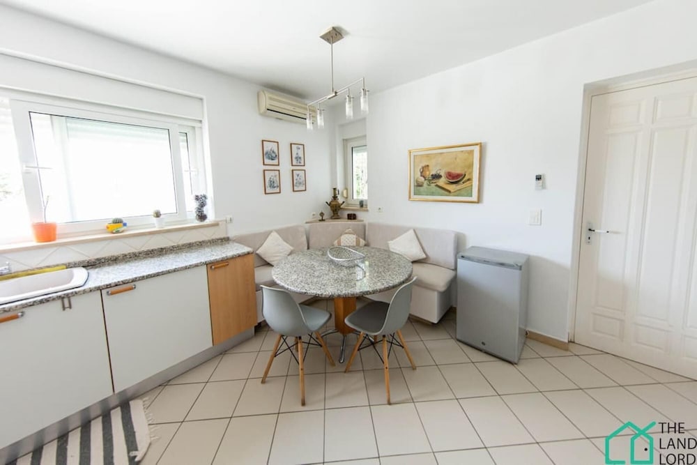 Villa photo 3