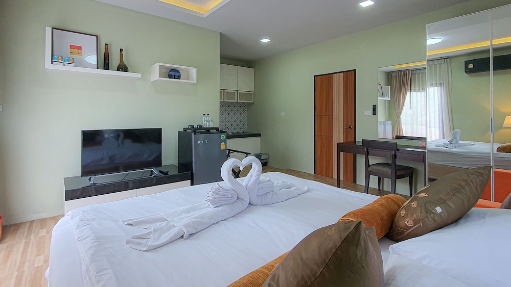 Deluxe Double Room - Photo 10