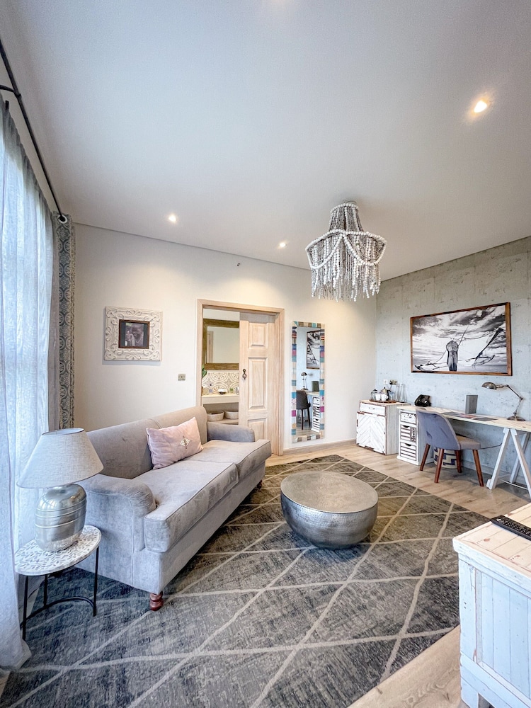 Suite, 1 Bedroom photo 3