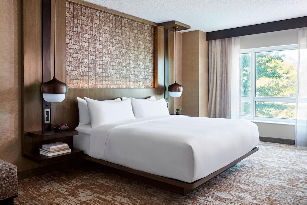 Concierge Room, Room, 1 King Bed - Photo 1
