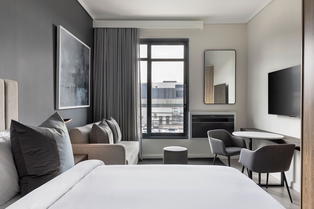 Studio - Photo 1