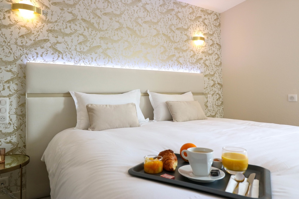 Deluxe Room - Photo 1