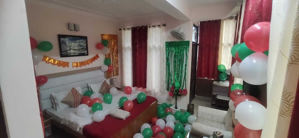 Deluxe Room - Photo 19