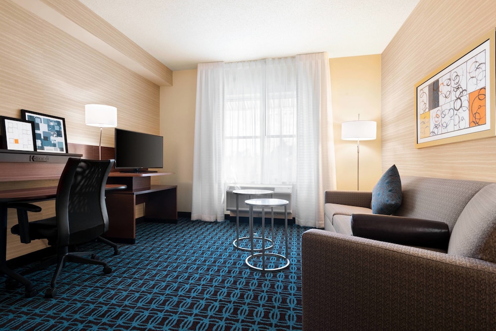 Suite, 1 King Bed photo 1