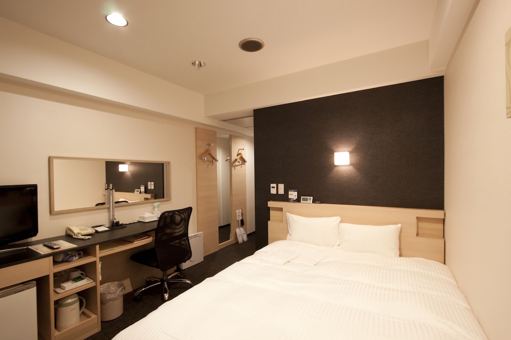 Semi-Double Room, Non Smoking (120cm bed, 2 guests only) - Photo 1