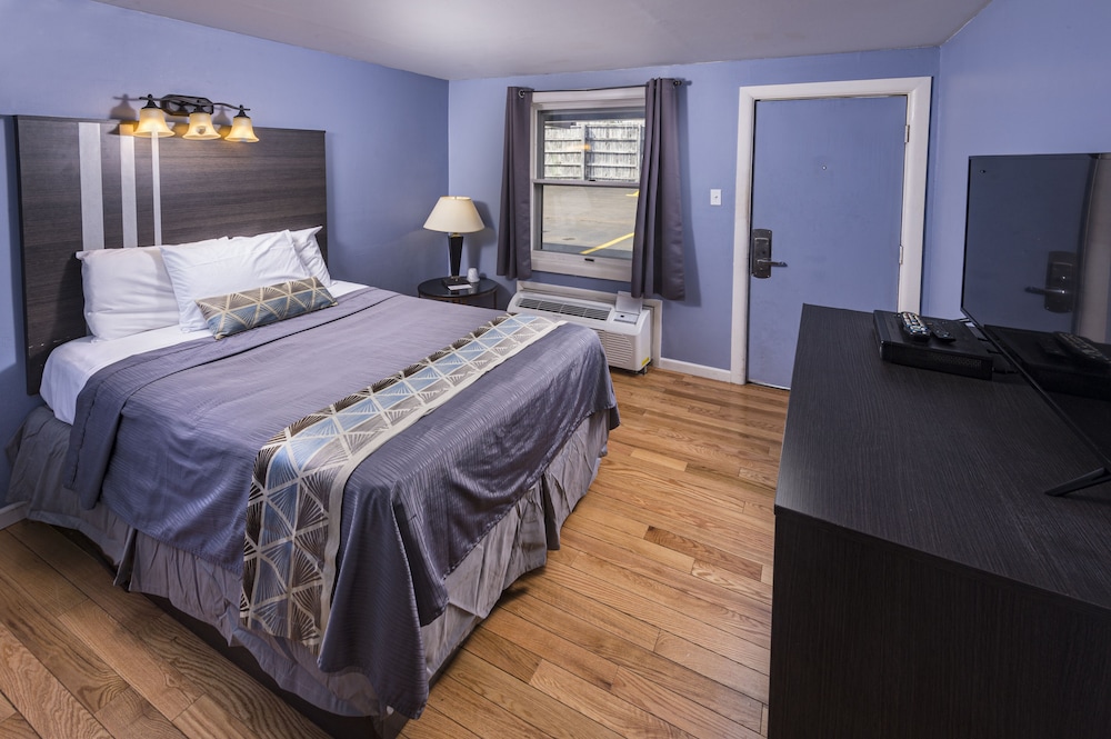 Standard Room, 1 Queen Bed - Photo 1