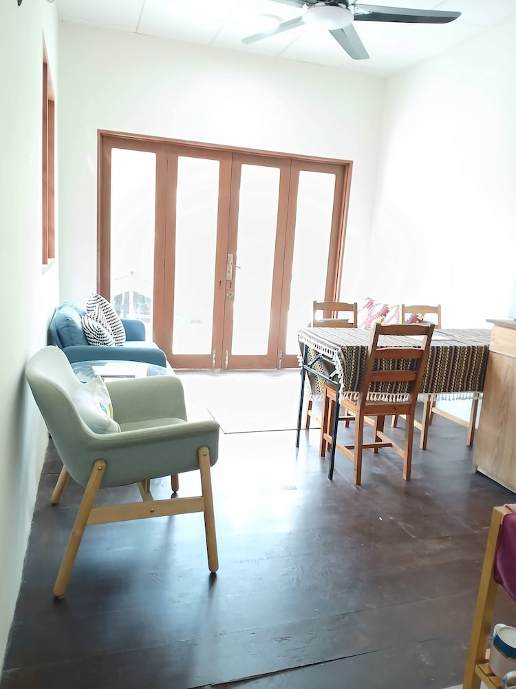 House, 3 Bedrooms, Balcony, Mountain View