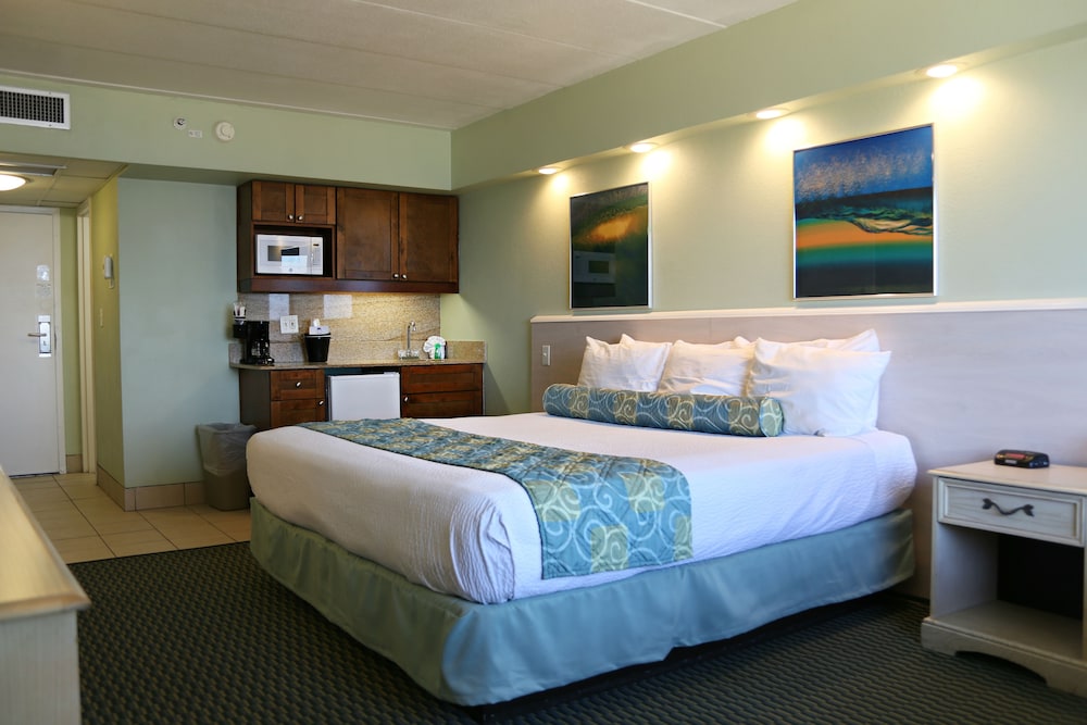 Superior Room, 1 King Bed, Ocean View, Oceanfront photo 3