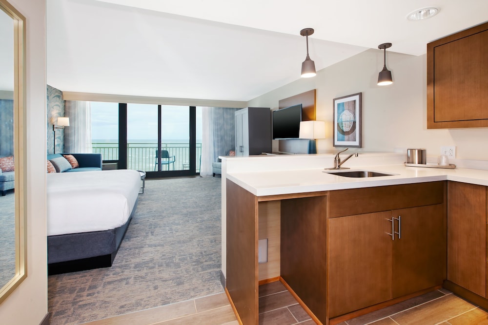 Suite, 1 King Bed photo 2