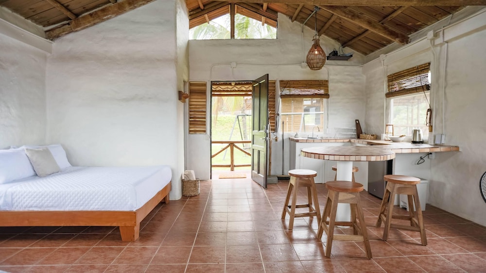 Panoramic Cabin, Pool Access, Mountain View photo 3