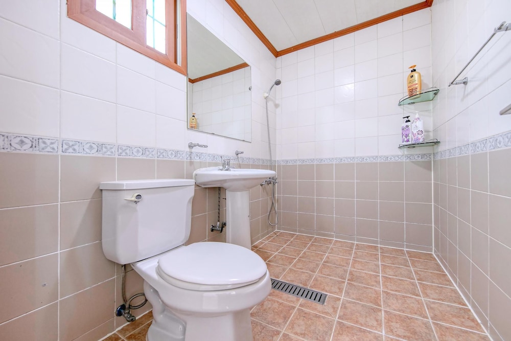 Basic Room, 1 Bedroom (Noel ( F2 )) - Photo 10