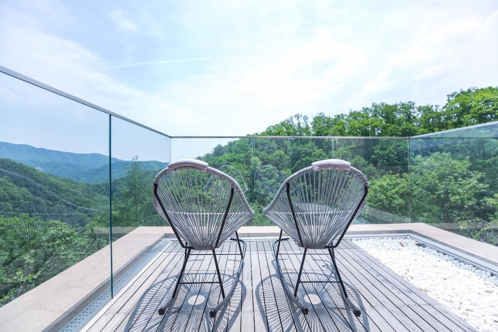 Forest Villa Suite (2 Pax Breakfast& Dinner /Facilities) Standard 2,Max 4 (KRW 68,000 Extra Person) photo 2