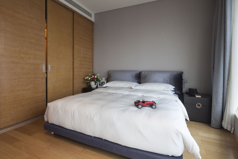 Mountain Sea King Bed Room