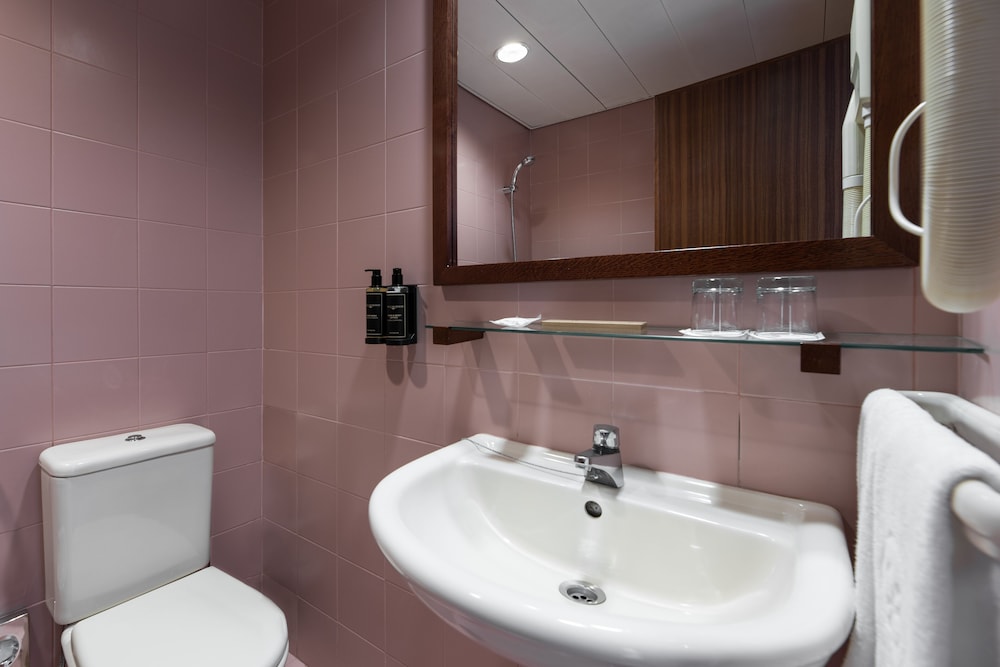Deluxe Double Room, City View - Photo 6