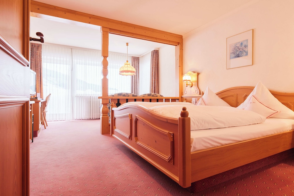 Superior Double Room, Balcony, Valley View
