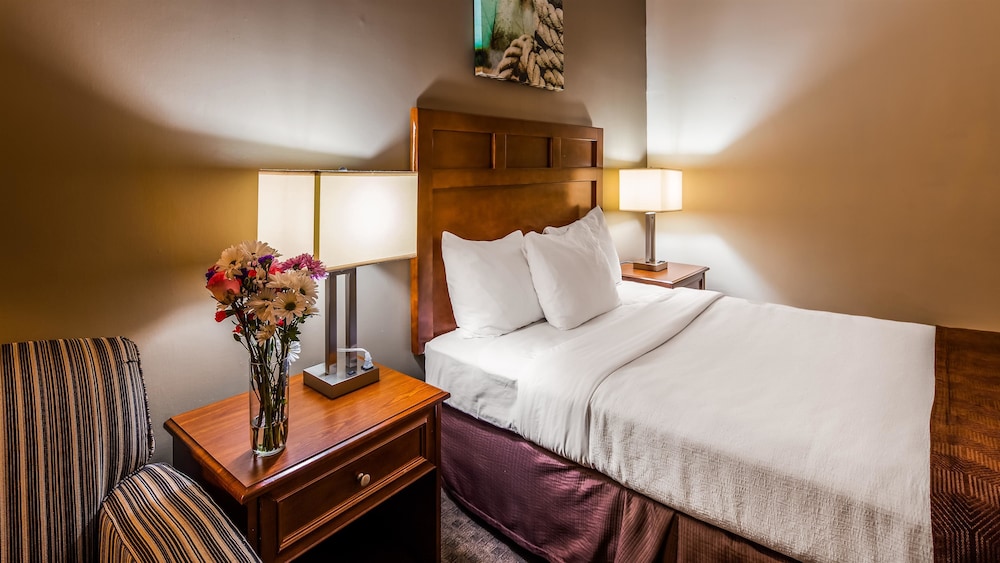 Standard Room, 1 Double Bed, Accessible, Non Smoking (Walk-in Shower) - Photo 3