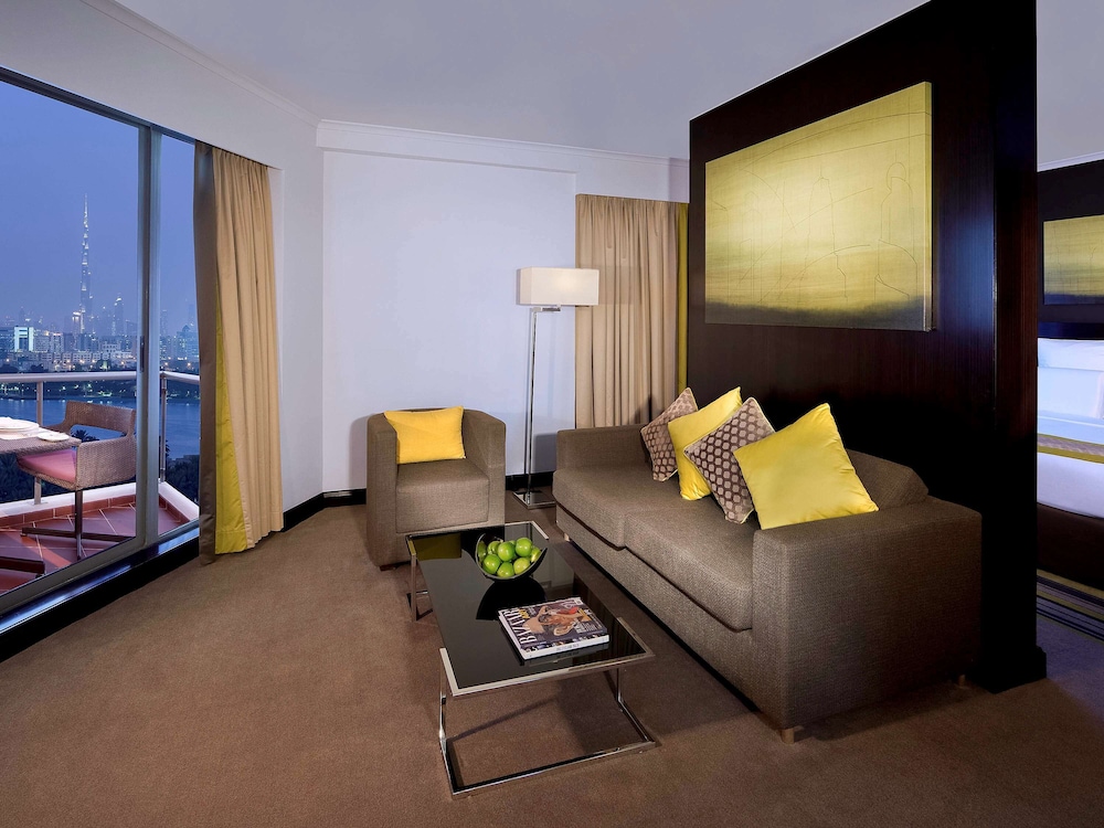 Junior Suite, 1 King Bed with Sofa bed