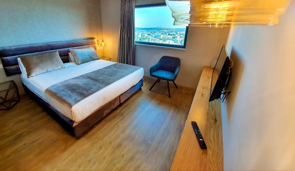 Standard Double or Twin Room photo 1
