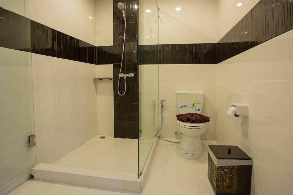 Deluxe Villa, 1 Queen Bed, Park View, Garden Area photo 2
