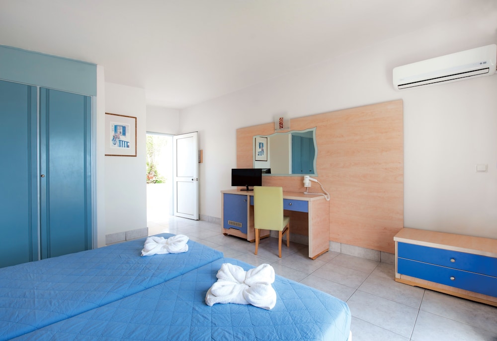 Twin Room, Sea View photo 2