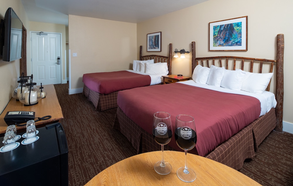 Standard Room, 2 Queen Beds photo 1