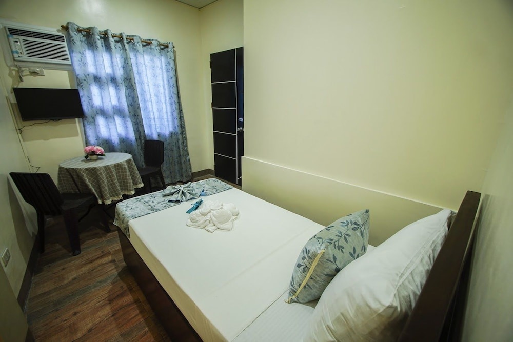 Budget Twin Room photo 3