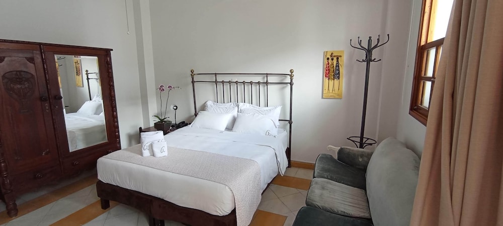 Traditional Room, 1 Queen Bed
