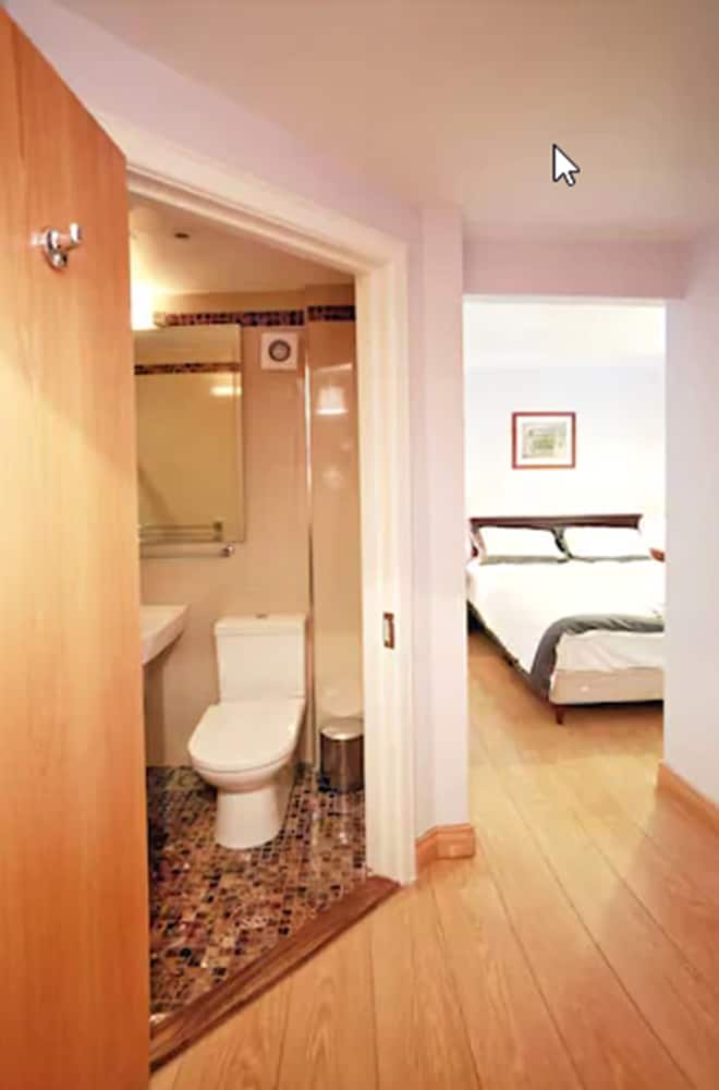 Double Room, 1 Queen Bed, Private Bathroom
