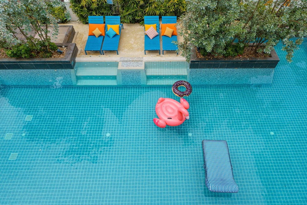 Deluxe Double Room, Pool View photo 3