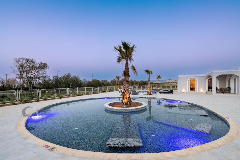 Grand Villa