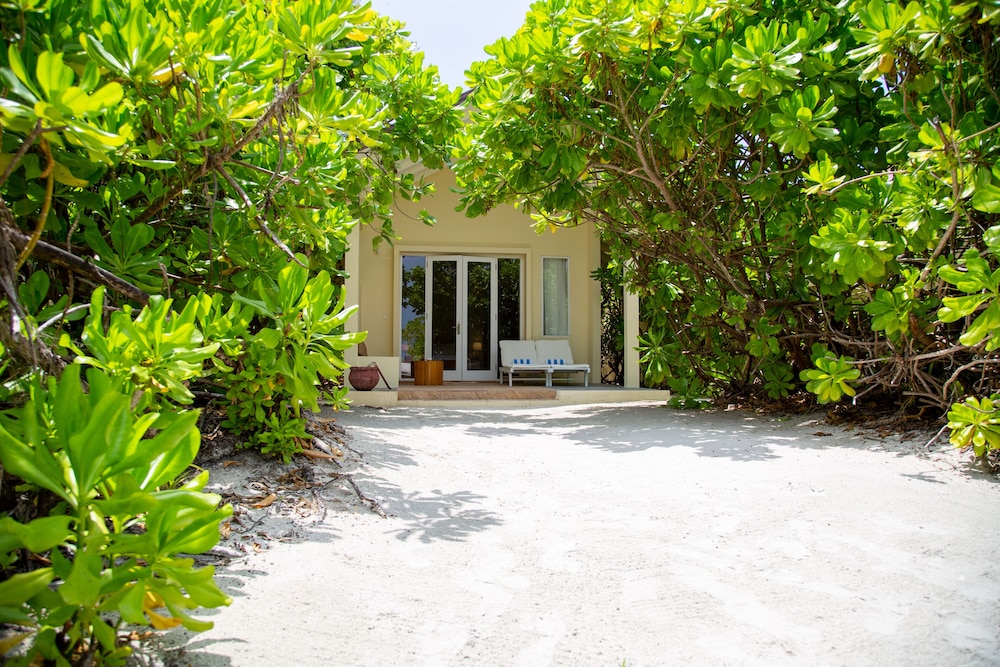 Superior Beach Bungalow photo 3