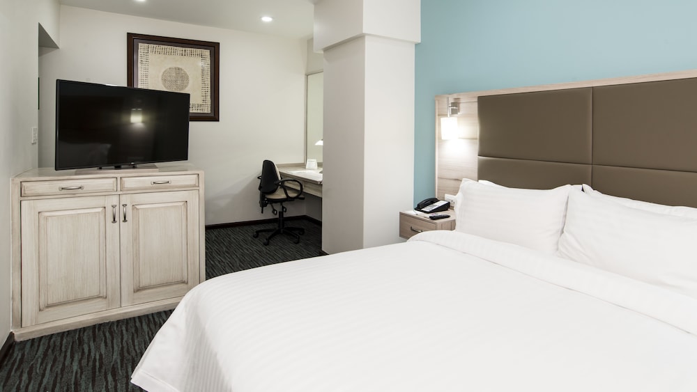 Standard Room, 1 Queen Bed - Photo 1