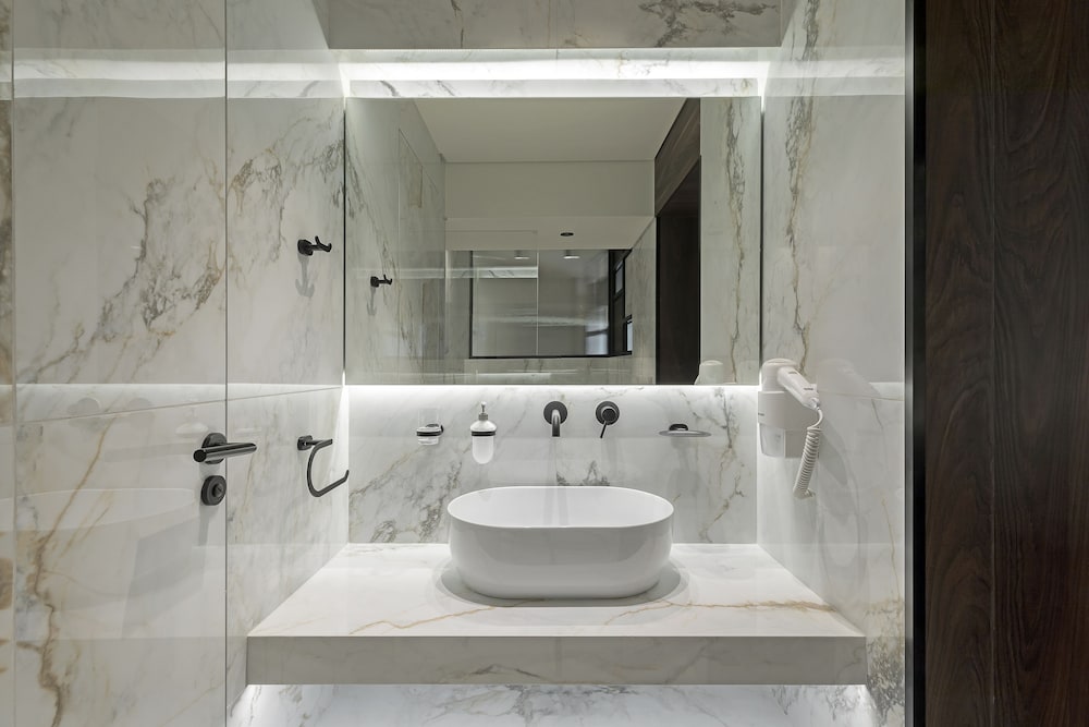 Executive Suite with Jacuzzi - Photo 4