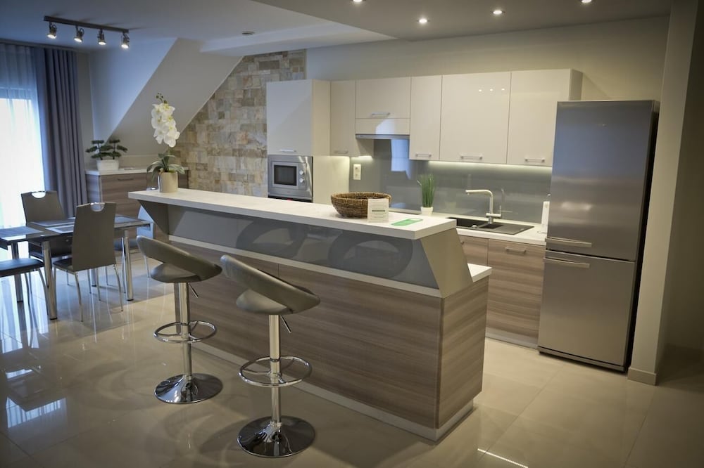 Suite, 2 Bedrooms - Photo 6