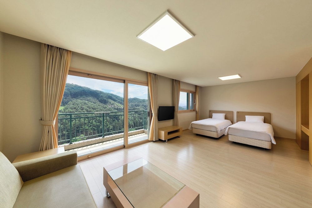 25PY Twin Bed (Studio Type / Non-cooking Room) photo 1