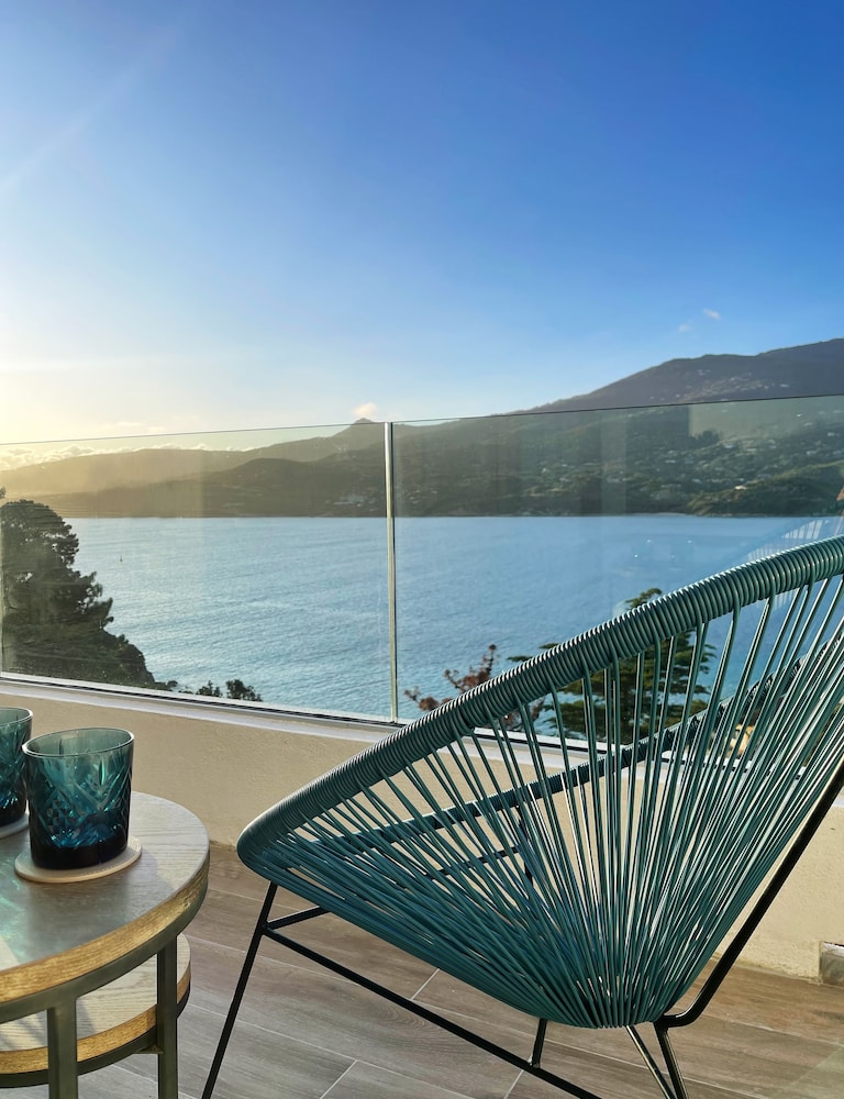 Deluxe Room, 1 Bedroom, Balcony, Sea View - Photo 3