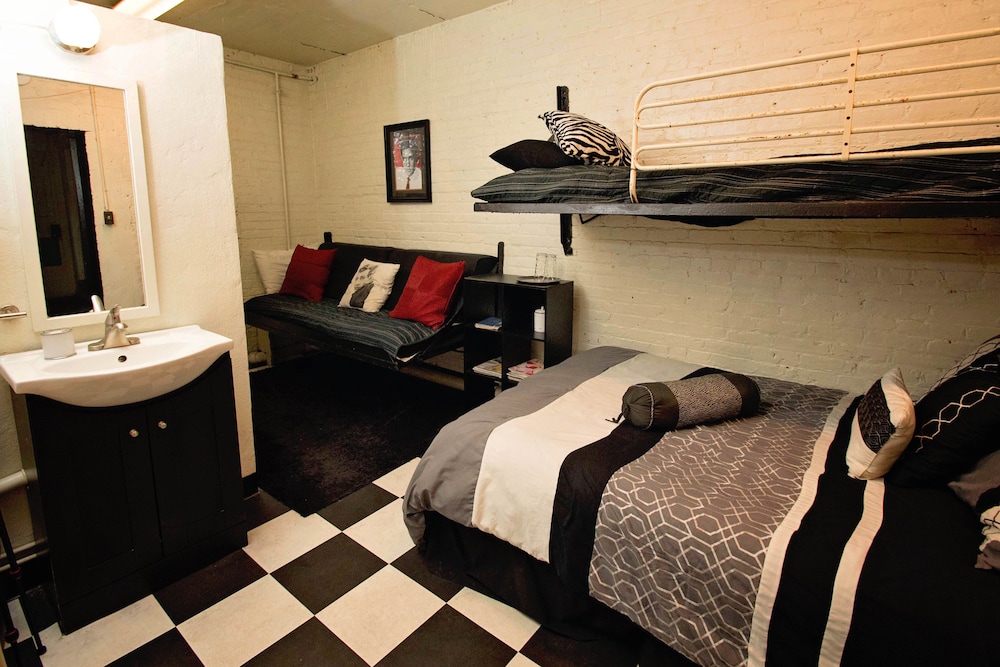Jail Cell Room photo 1