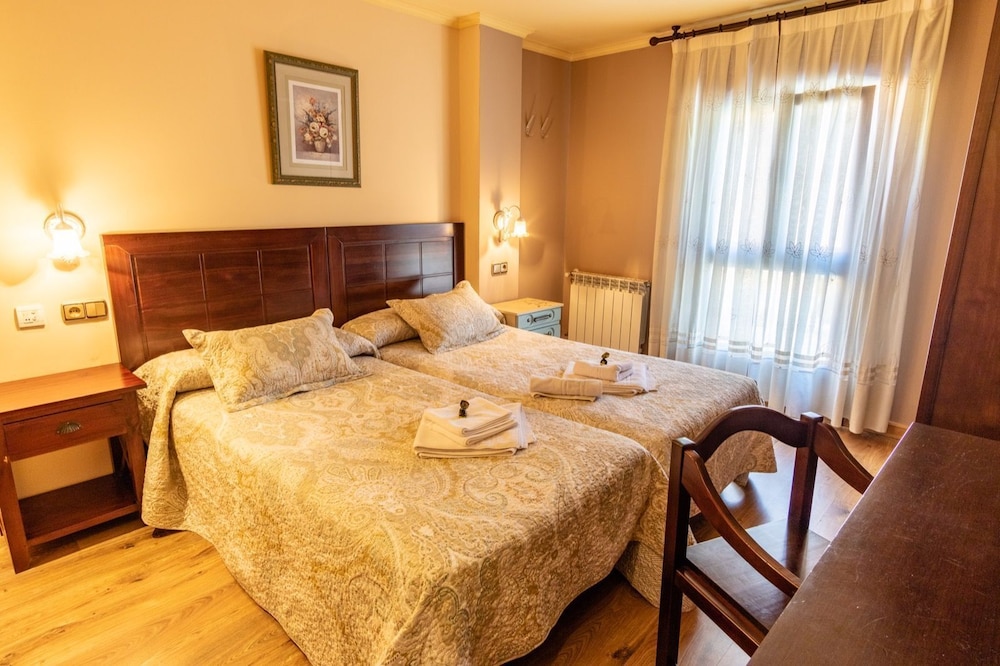 Standard Double or Twin Room photo 2