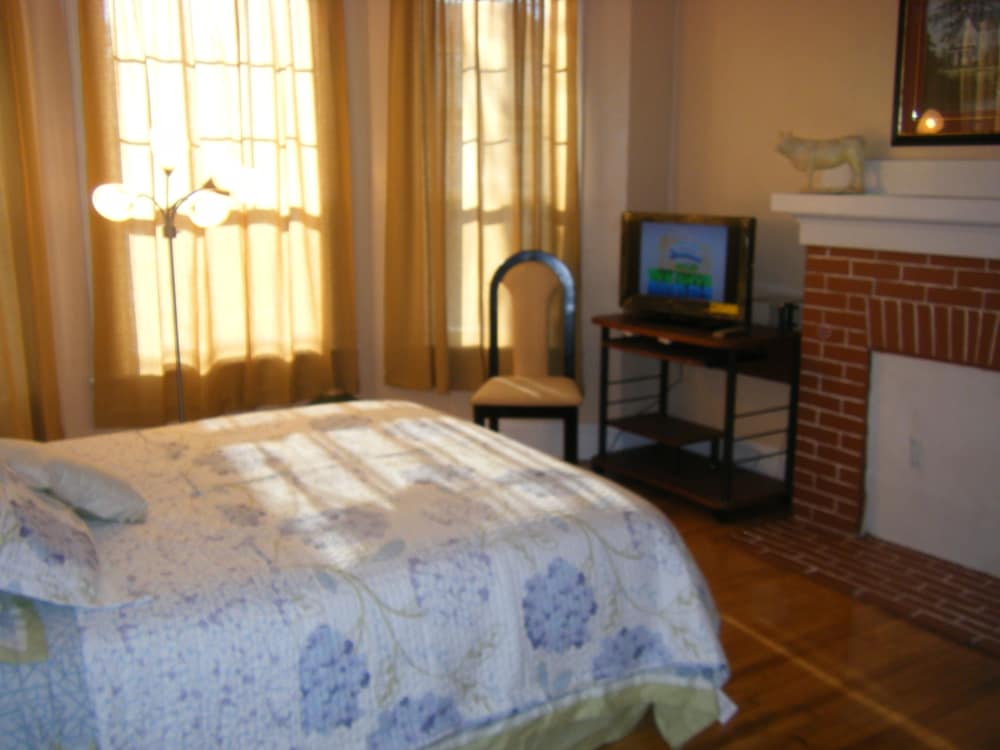 Standard Room, 1 Queen Bed, Kitchen photo 1