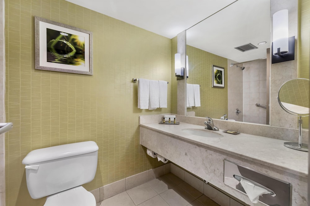 Standard Room, 2 Queen Beds, Non Smoking, Refrigerator - Photo 4