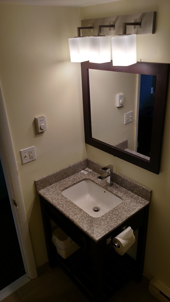 Standard Room, 2 Queen Beds photo 3