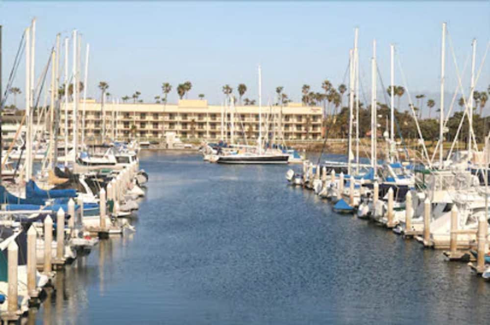 Room, 2 Queen Beds, Accessible, Marina View (Bathtub) - Photo 2