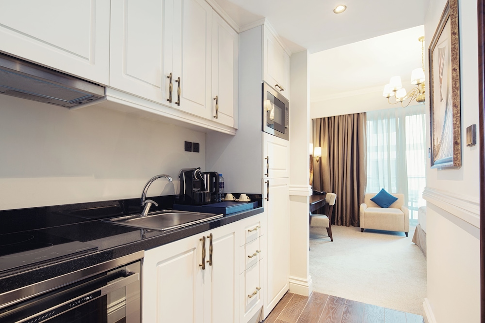 Deluxe Studio - Private Beach, Infinity Pool, Lazy River & Kids Club Access