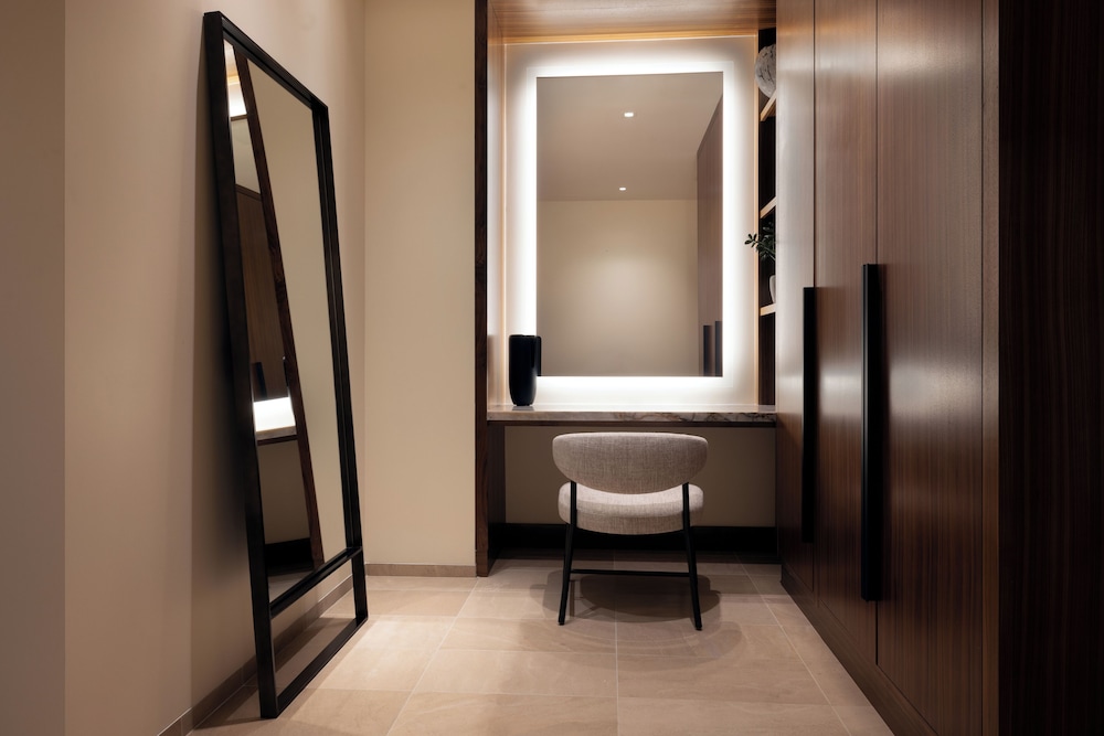 Executive King Suite - Mountain View