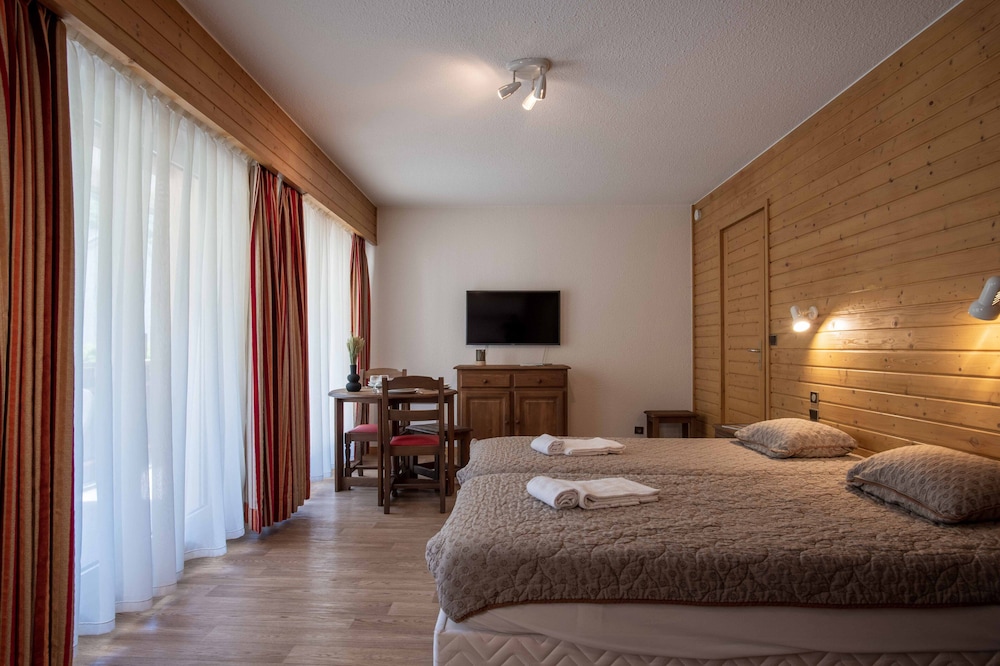 Studio Suite, Multiple Beds, Balcony photo 2