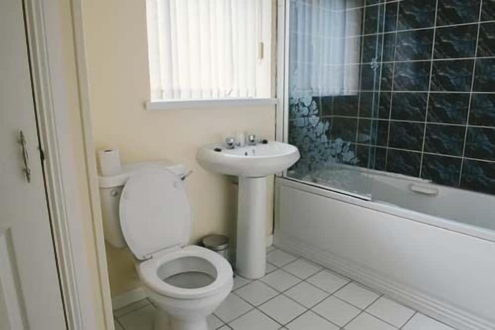 Standard Apartment, 3 Bedrooms photo 2